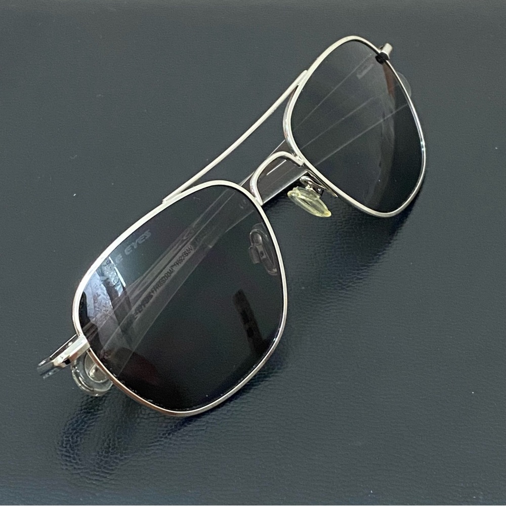 Vintage EAGLE EYES Freedom R52 SLV #12029 7188 Aviator Sunglasses